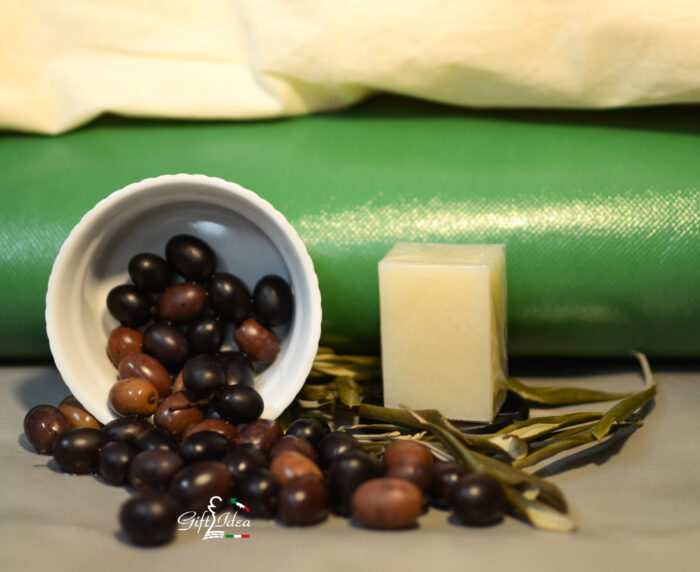SAPONE  ALL OLIO EXTRAVERGINE  DI OLIVA (CON FOGLIE DI ULIVO) - immagine 2